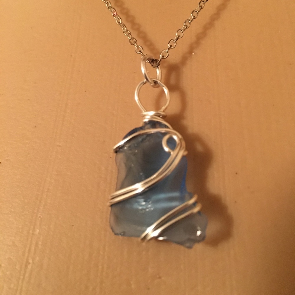 Sea glass pendant. Blue